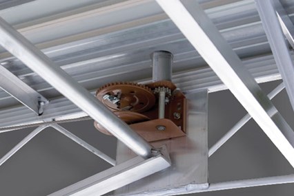 Inboard Mounted Winch and Cable Inboard Mounted Winch and Cable