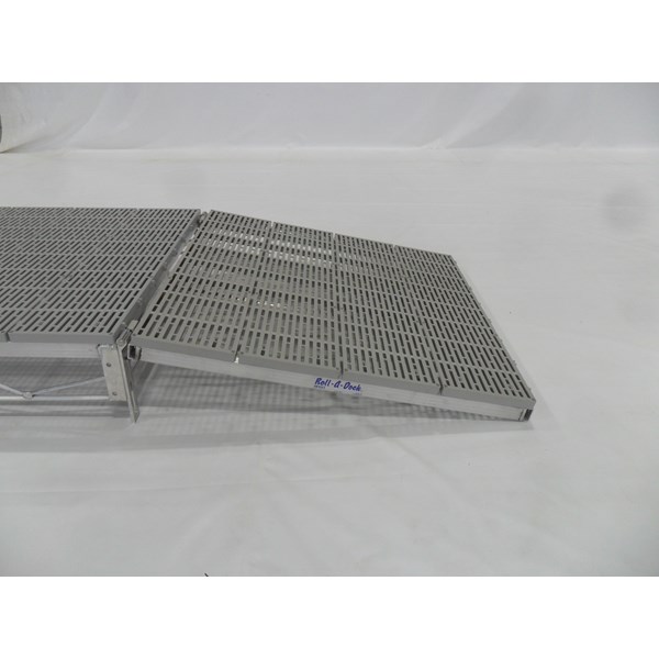 4'X4' Ramp Aluminum-Thruflow Gray With Hinge