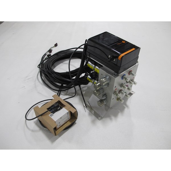 Wide And Straight Legs Manifold Assembly