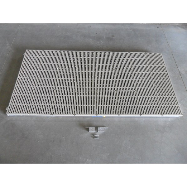 4'X8' Vers-A-Dock Ramp With Hinge-Thruflow Beige