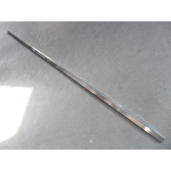 Triangle Trim Aluminum (Left Long)