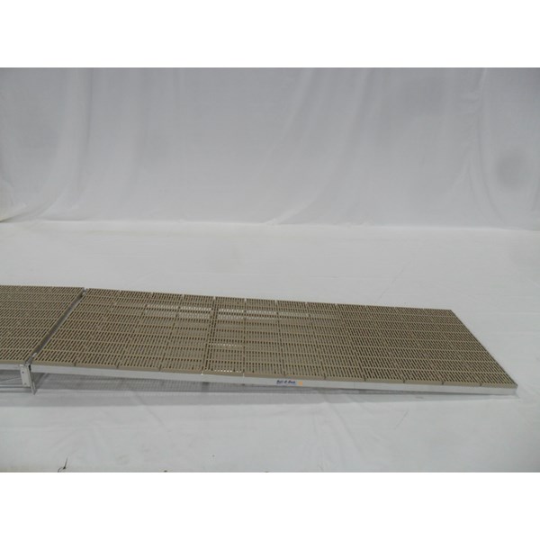 4'X12' Ramp Aluminum-Thruflow Beige With Hinge