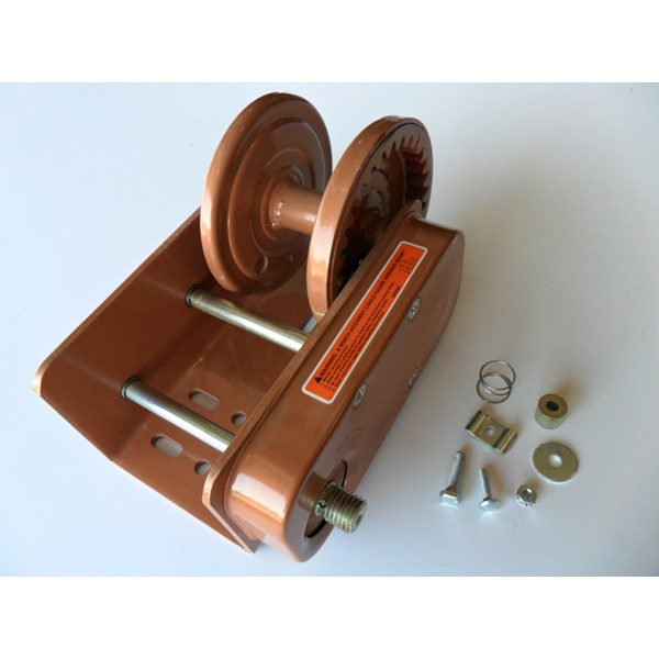 B2500 Manual Winch With Bolt Bag