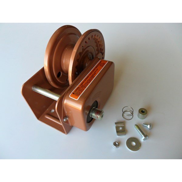 B1500 Manual Winch With Bolt Bag