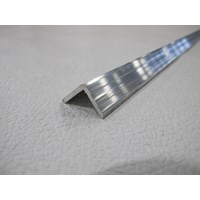 DECKING ANGLE TRIM-241